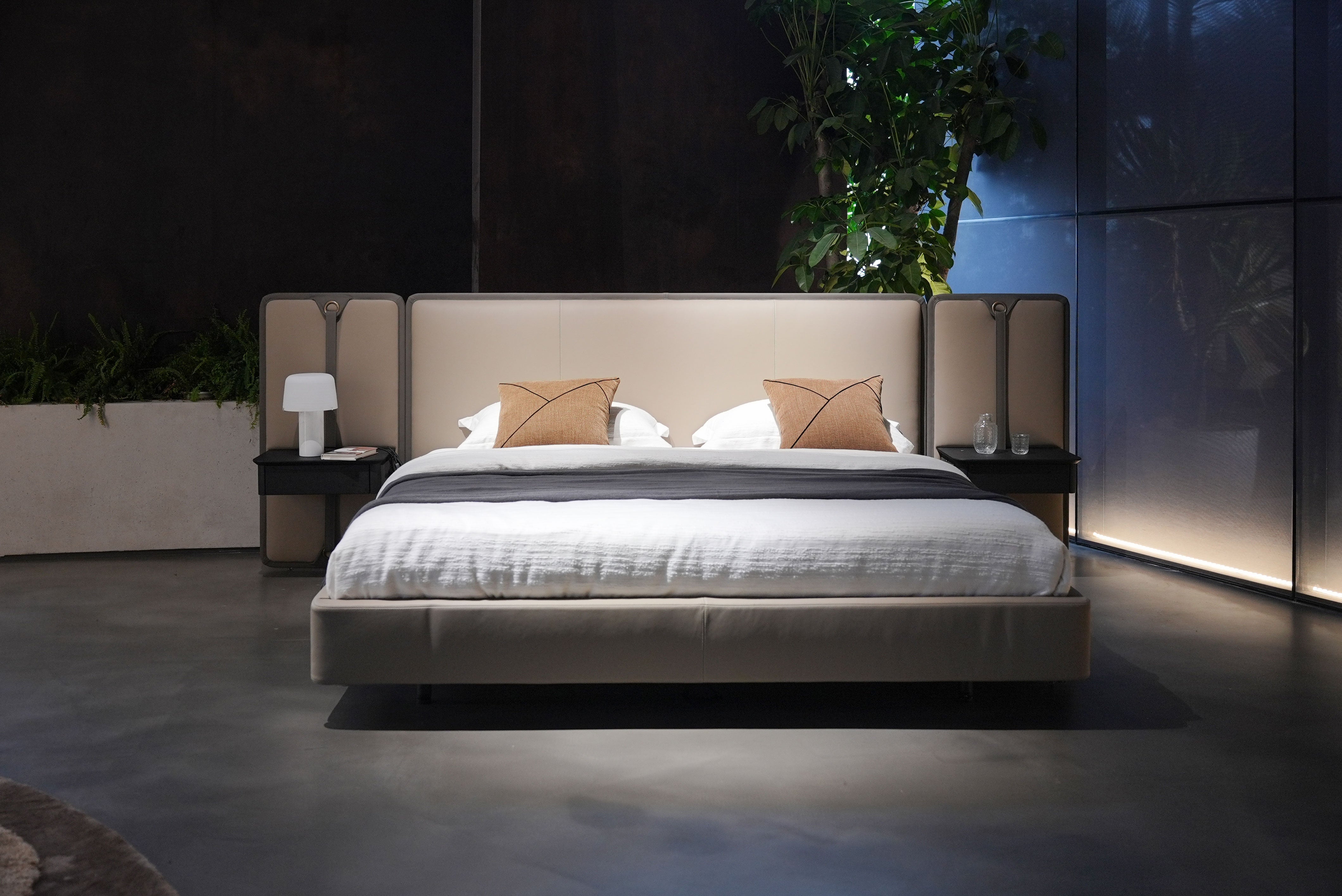 25. Bed