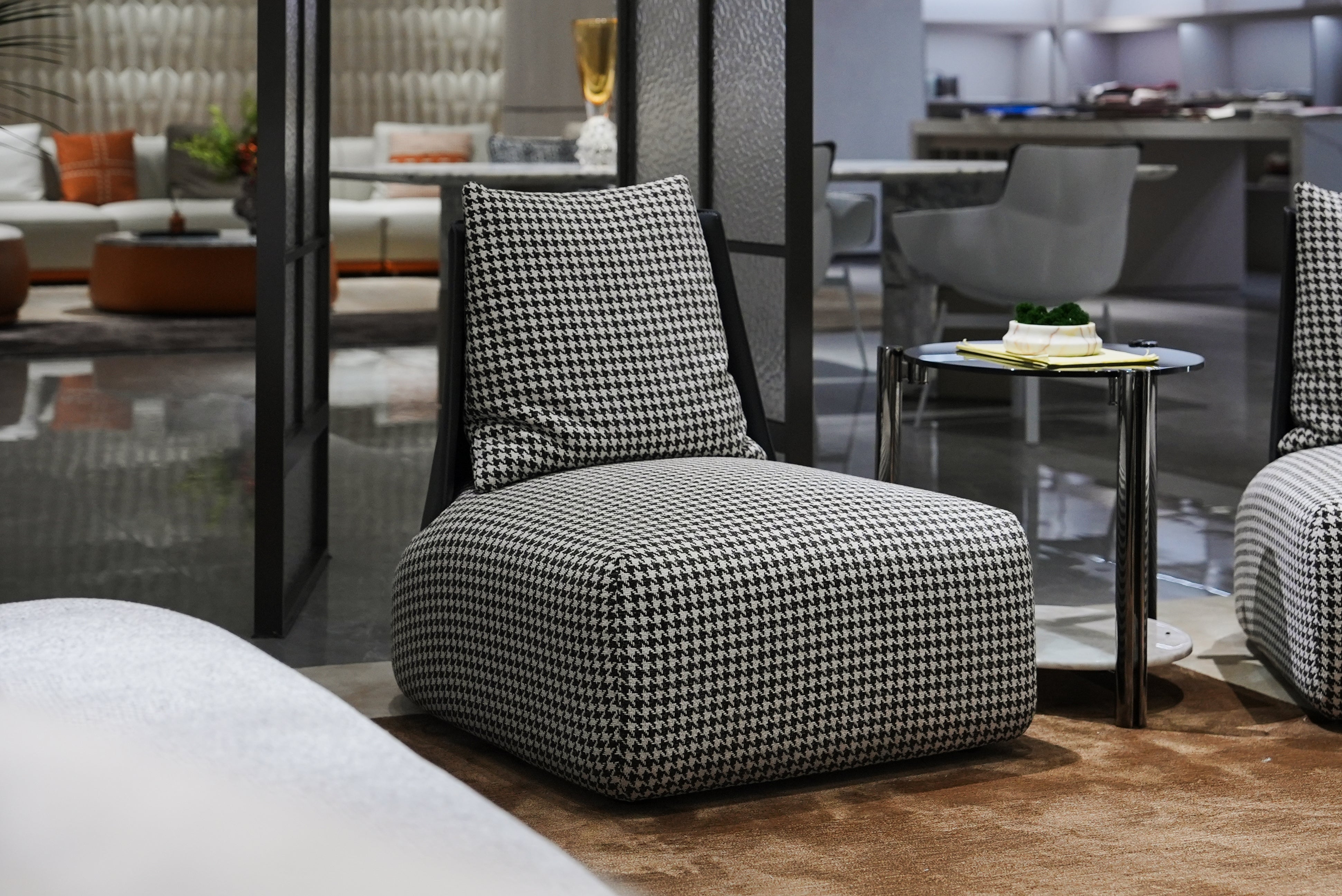 1. Leisure chair