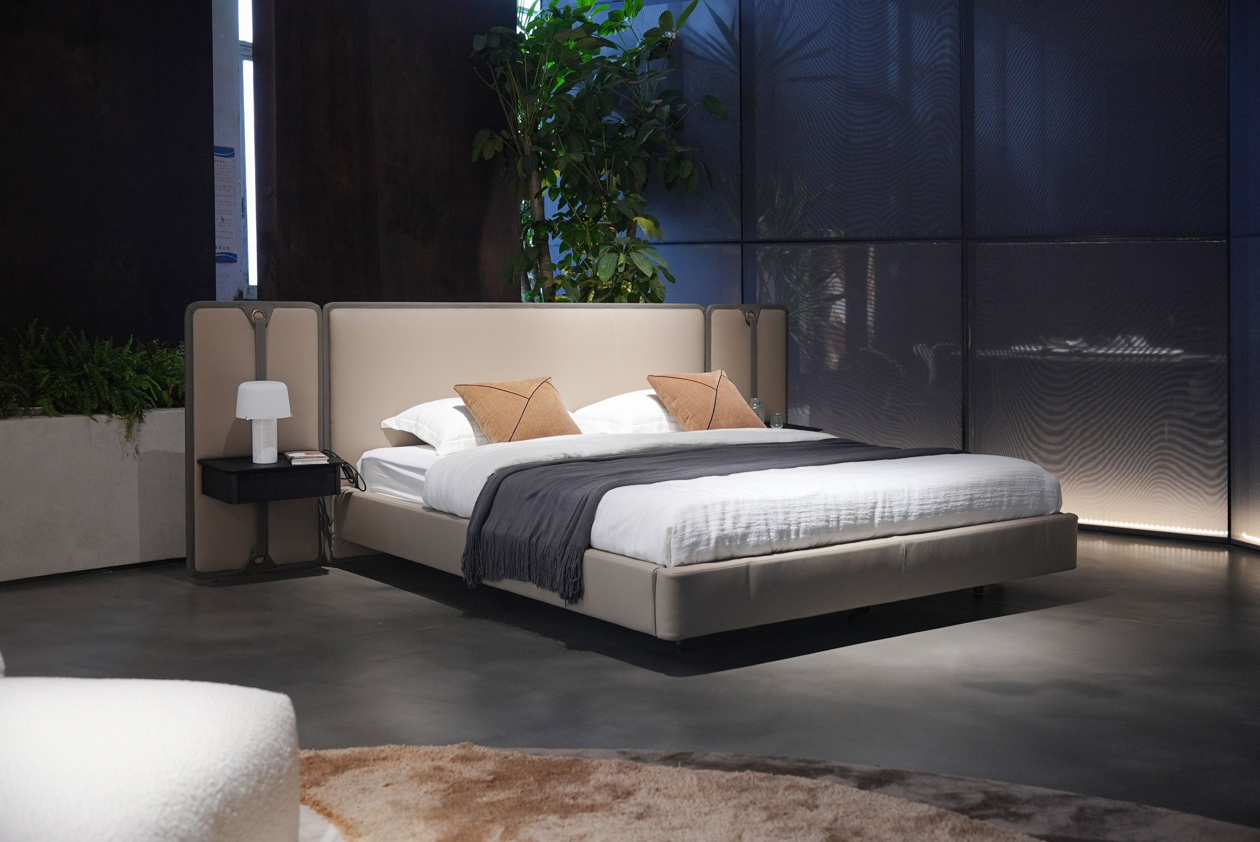 25. Bed
